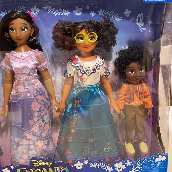 Disney Encanto Doll Set Never Opened - Picture 3 of 3